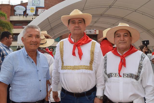 Alfonso Barragán Perdomo, Orlando Ibagón, Diputado del Huila; Julio Enrique Ortiz Cuenca, exgobernador del Huila.